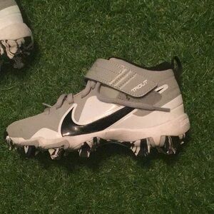 Nike boys baseball cleats